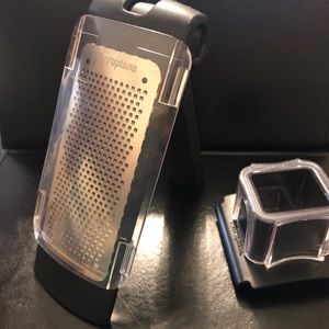 Pampered Chef Adjustable fine grater1105